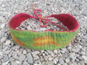 Reversible felted hairband